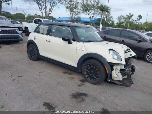 2018 MINI HARDTOP WMWXP7C56J3C62146 Photo 0
