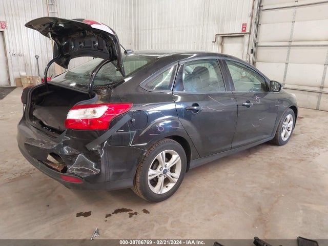 Ford FOCUS SE 2014 1FADP3F22EL441504 Image 4