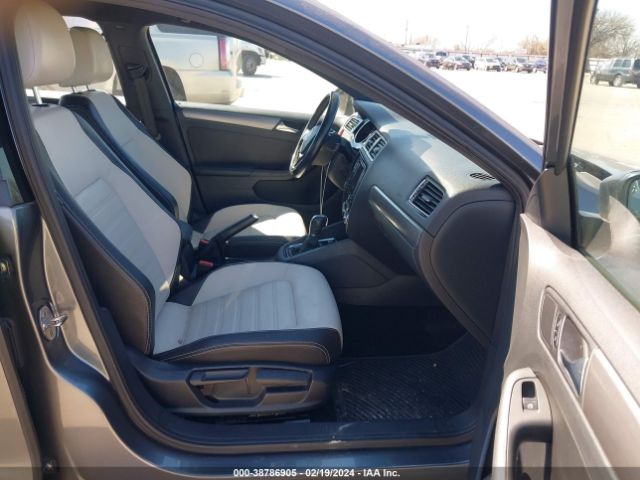 3VWD17AJ5GM393027 Volkswagen Jetta 1.8t Sport