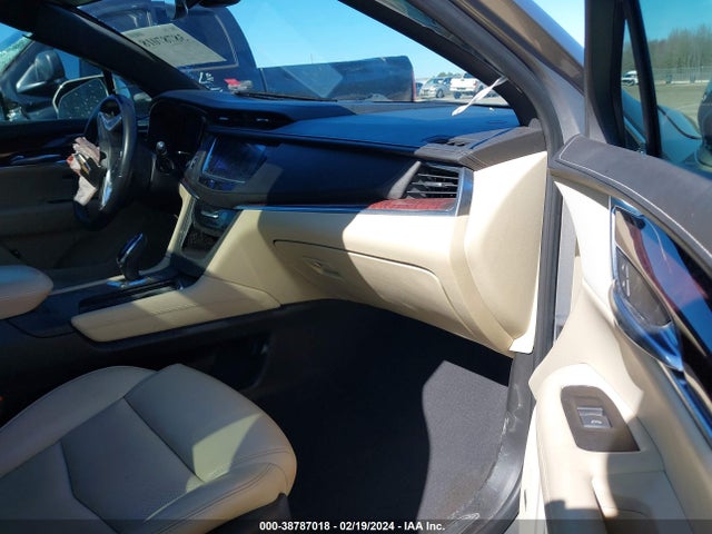 1GYKNCRS6JZ131960 Cadillac XT5 LUXURY