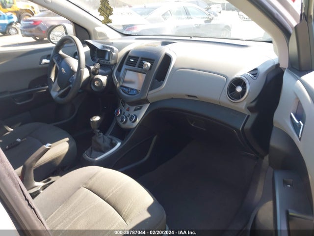 1G1JD5SH2F4152784 Chevrolet Sonic Lt Manual