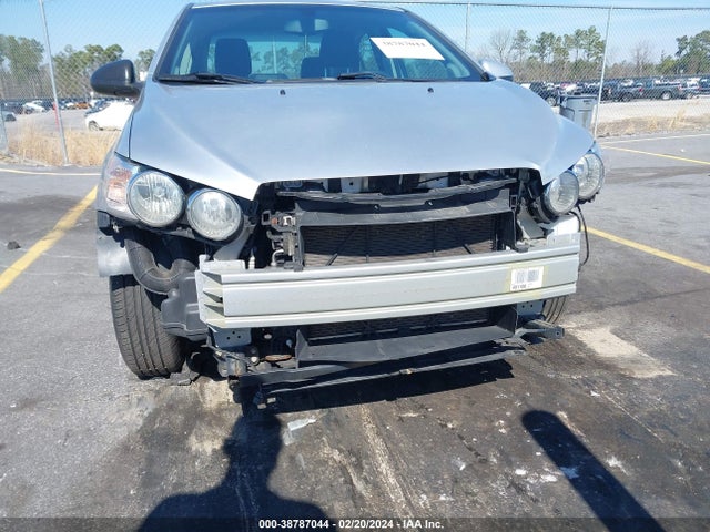 1G1JD5SH2F4152784 Chevrolet Sonic Lt Manual