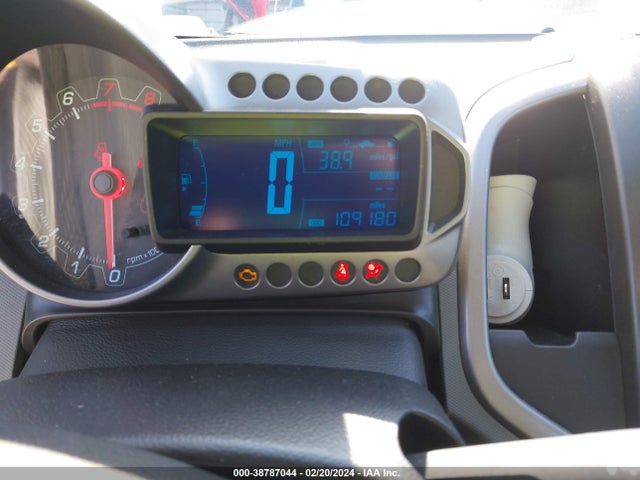 1G1JD5SH2F4152784 Chevrolet Sonic Lt Manual