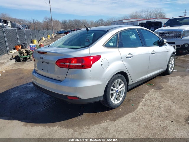 Ford FOCUS SE 2017 1FADP3F29HL215397 Image 4