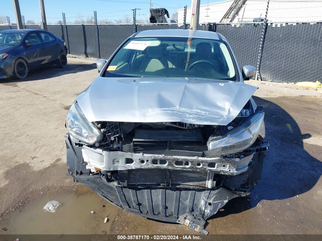 Ford FOCUS SE 2017 1FADP3F29HL215397 Image 6