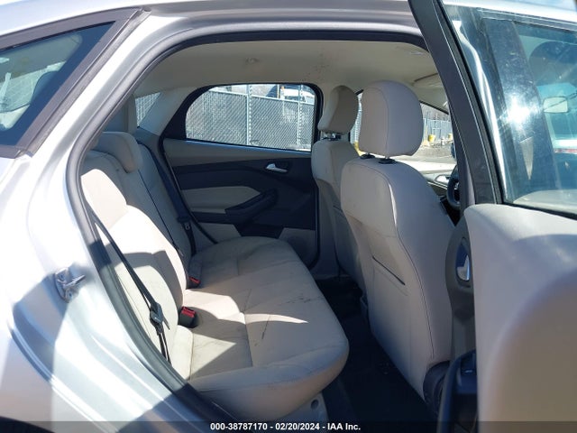Ford FOCUS SE 2017 1FADP3F29HL215397 Image 8