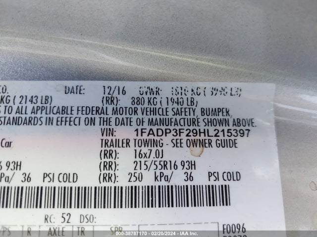 Ford FOCUS SE 2017 1FADP3F29HL215397 Image 9