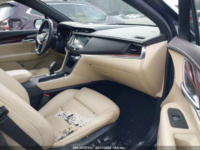 1GYKNDRS8JZ227918 Cadillac XT5 LUXURY