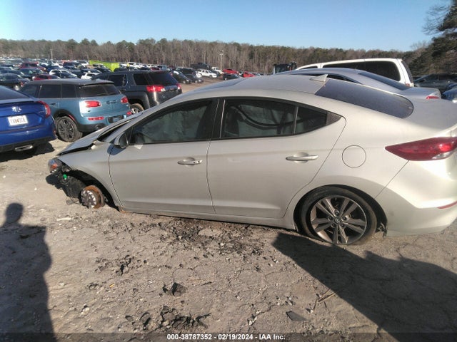 Hyundai Elantra Value Edition 2018 5NPD84LF6JH306383 Image 14