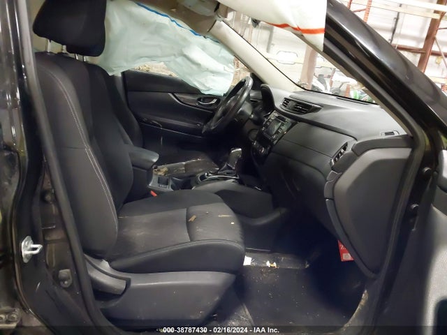 38787430 :رقم المزاد ، KNMAT2MV1HP513578 vin ، 2017 Nissan Rogue Sv مزاد بيع