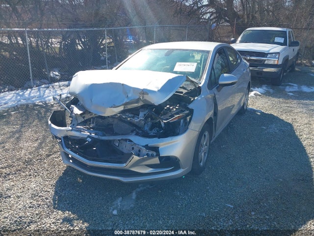 Chevrolet Cruze Ls Auto 2018 1G1BC5SM8J7220629 Image 2