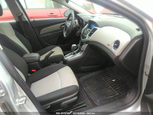 2011 CHEVROLET CRUZE LS VIN: 1G1PC5SH7B7237772