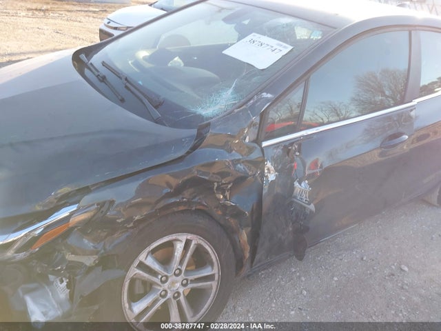 Chevrolet Cruze Lt Auto 2018 3G1BE6SM1JS599426 Image 12