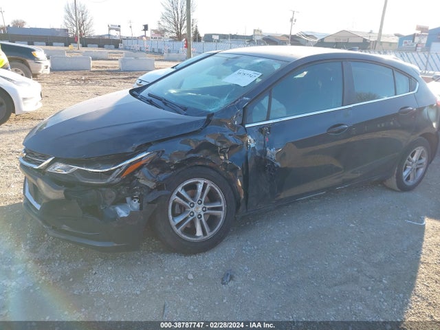 Chevrolet Cruze Lt Auto 2018 3G1BE6SM1JS599426 Image 2