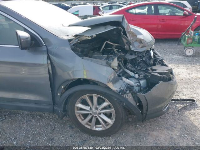 JN1BJ1CR9JW205775 Nissan Rogue Sport Sv