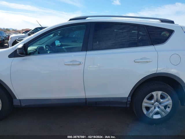 2018 TOYOTA RAV4 LE VIN: 2T3ZFREV0JW486210