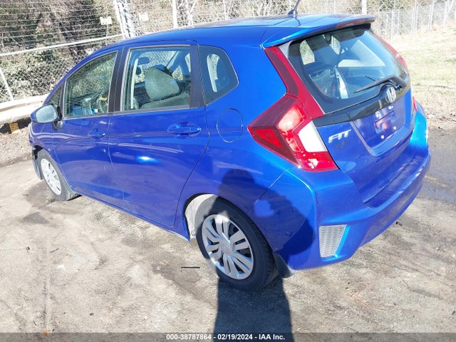Honda FIT LX 2017 3HGGK5G53HM704212 Image 3