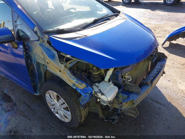 Honda FIT LX 2017 3HGGK5G53HM704212 Image 6