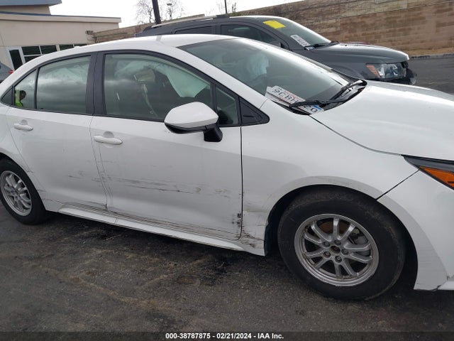 Toyota Corolla Hybrid Le 2022 JTDEAMDE8N3011026 Image 17