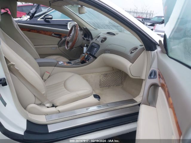 2011 MERCEDES-BENZ SL 550 WDBSK7BA2BF162213 Photo 4