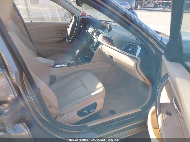 BMW 320i Xdrive 2016 WBA8E5G50GNU20564 Image 5