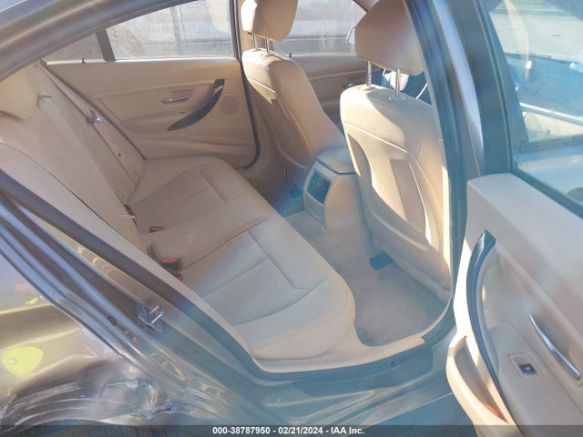 BMW 320i Xdrive 2016 WBA8E5G50GNU20564 Image 8
