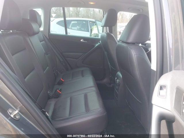 Продажа на аукционе авто 2016 Volkswagen Tiguan Se, vin: WVGBV7AX0GW583266, номер лота: 38787993