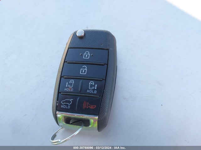 KIA SEDONA LX 2017 KNDMB5C17H6307509 Image 11