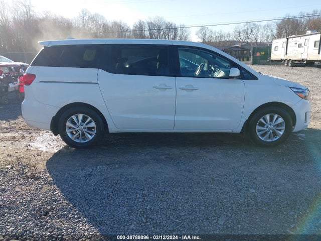 KIA SEDONA LX 2017 KNDMB5C17H6307509 Image 13
