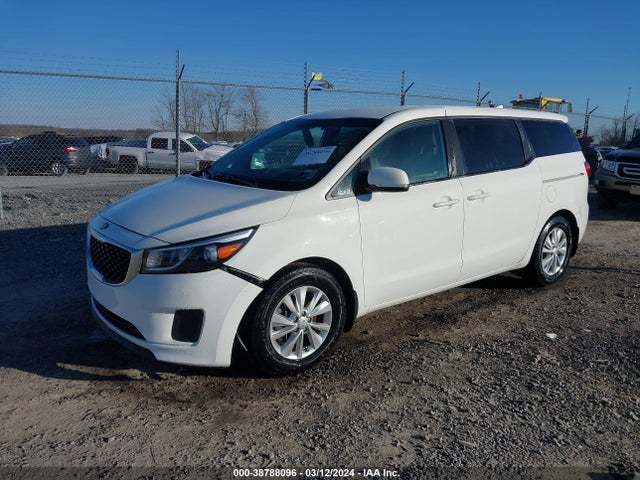 KIA SEDONA LX 2017 KNDMB5C17H6307509 Image 2