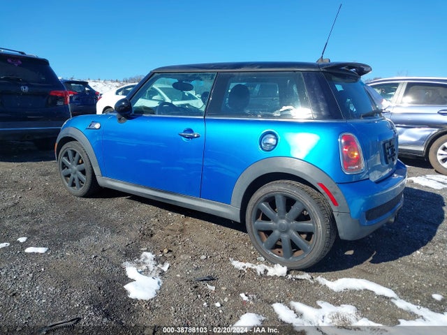 2007 MINI COOPER S WMWMF73507TT83203 Photo 2