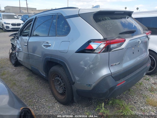 Toyota RAV4 LE 2021 JTMK1RFV9MD061987 Image 3