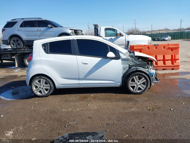 Chevrolet Spark 1lt Cvt 2015 KL8CD6S99FC805477 Image 14