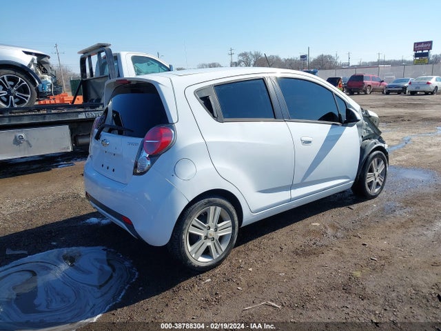 Chevrolet Spark 1lt Cvt 2015 KL8CD6S99FC805477 Image 4