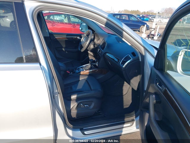 Audi Q5 2.0t Premium 2014 WA1LFAFP0EA001943 Image 5