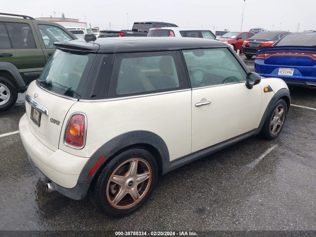 2007 MINI COOPER WMWMF33507TL78334 Photo 3