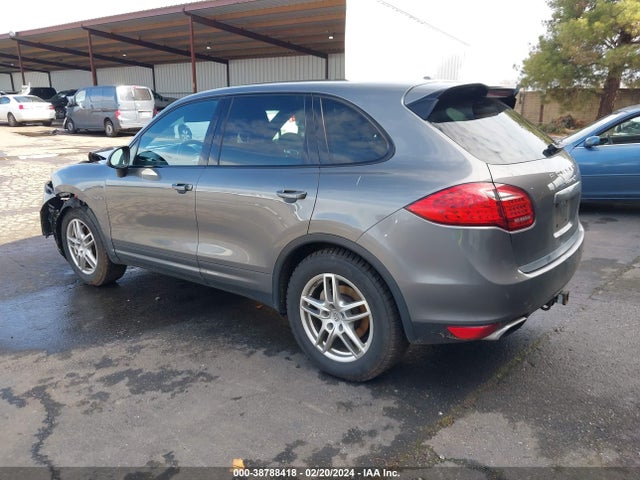 2014 PORSCHE CAYENNE HYBRID WP1AE2A20ELA51097 Photo 2