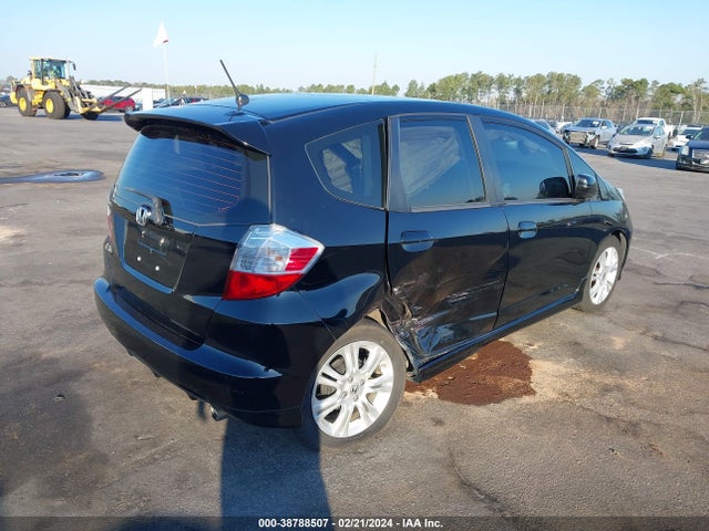2011 HONDA FIT SPORT VIN: JHMGE8H50BS010449