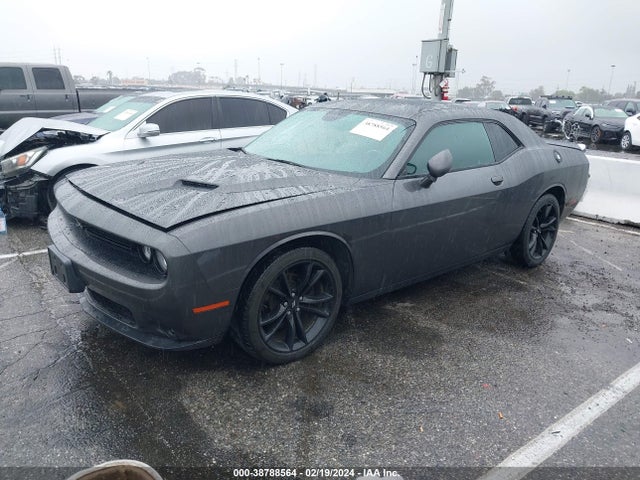 Dodge Challenger Sxt 2018 2C3CDZAG4JH166007 Image 2