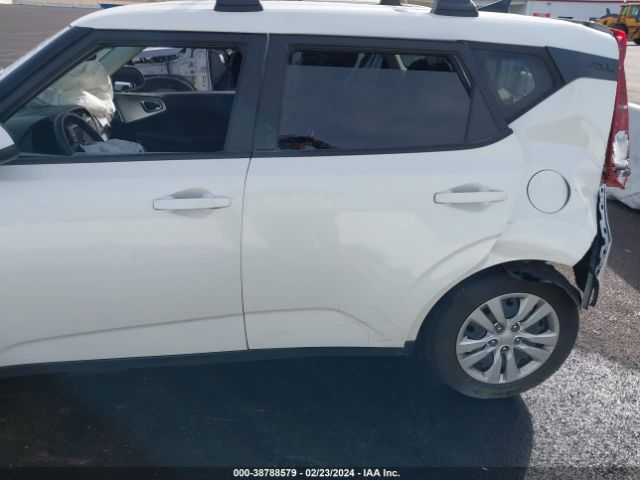KNDJ23AU8N7835196 KIA SOUL LX