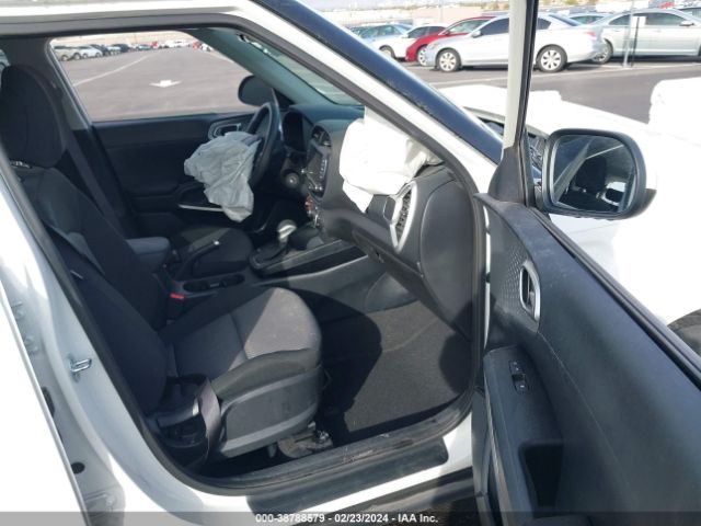 KNDJ23AU8N7835196 KIA SOUL LX