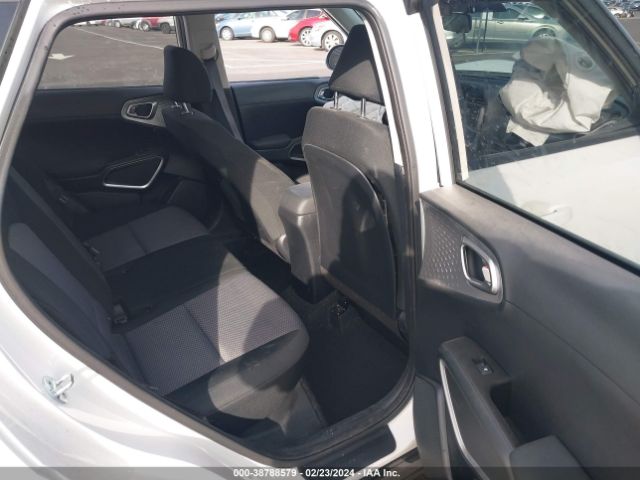 KNDJ23AU8N7835196 KIA SOUL LX