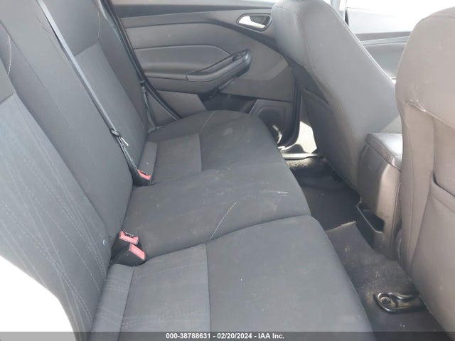 Ford FOCUS SE 2015 1FADP3K29FL299384 Image 8