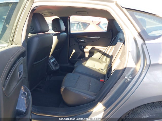 Chevrolet IMPALA 1LT 2018 2G1105S30J9135410 Image 8