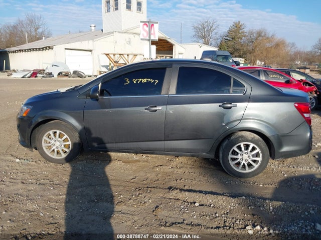 Chevrolet Sonic Lt Auto 2018 1G1JD5SH6J4104598 Image 14
