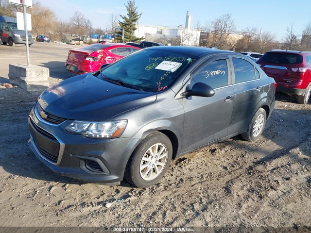 Chevrolet Sonic Lt Auto 2018 1G1JD5SH6J4104598 Image 2