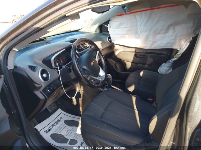 Chevrolet Sonic Lt Auto 2018 1G1JD5SH6J4104598 Image 5