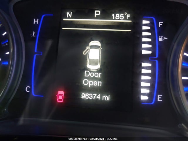 Chrysler 200 Limited Platinum 2016 1C3CCCAB5GN182169 Image 16