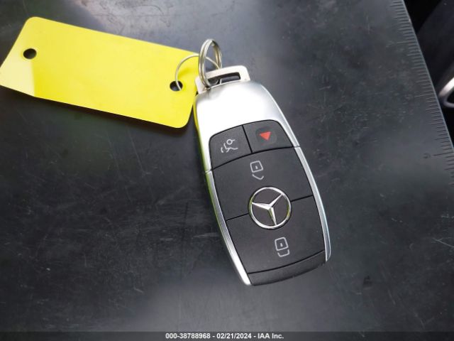 W1KWF8DB0LR573926 Mercedes-Benz C 300
