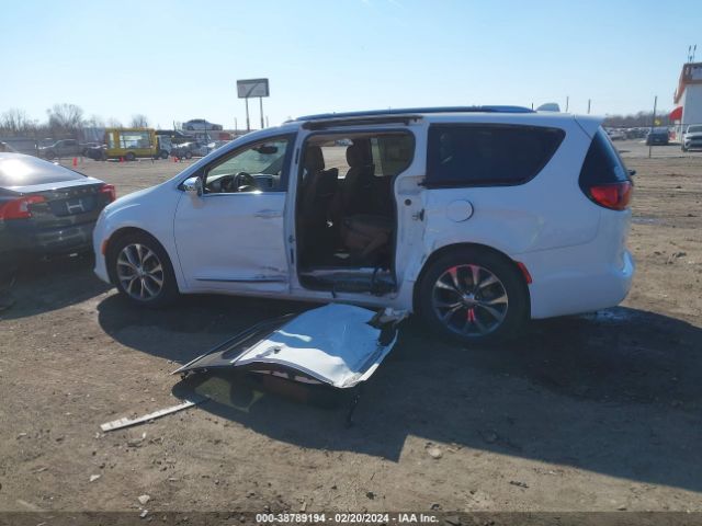 2C4RC1GG8HR643432 Chrysler Pacifica Limited